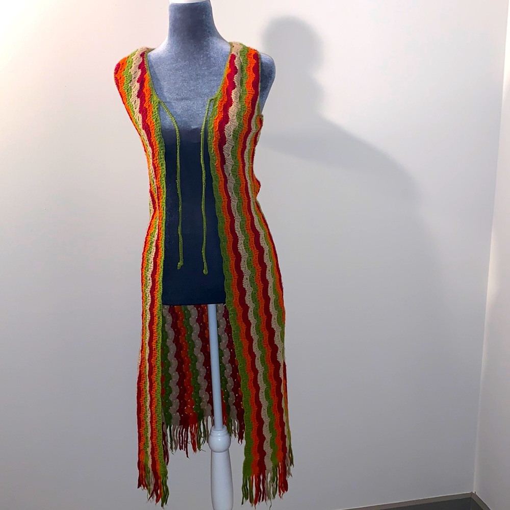 Arden B long sleeveless tight crochet 100% acrylic cardigan sweater size medium.